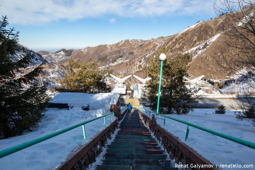 Medeu stairs. Ступени на Медеу.