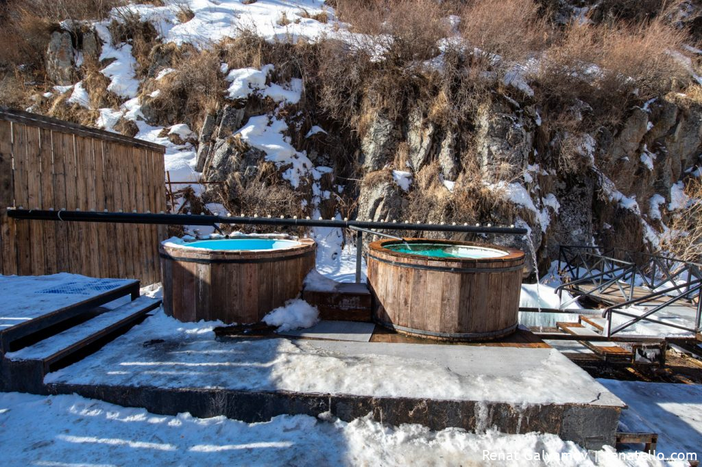 Gorelnik Hot Springs. Горячий источник Горельник.