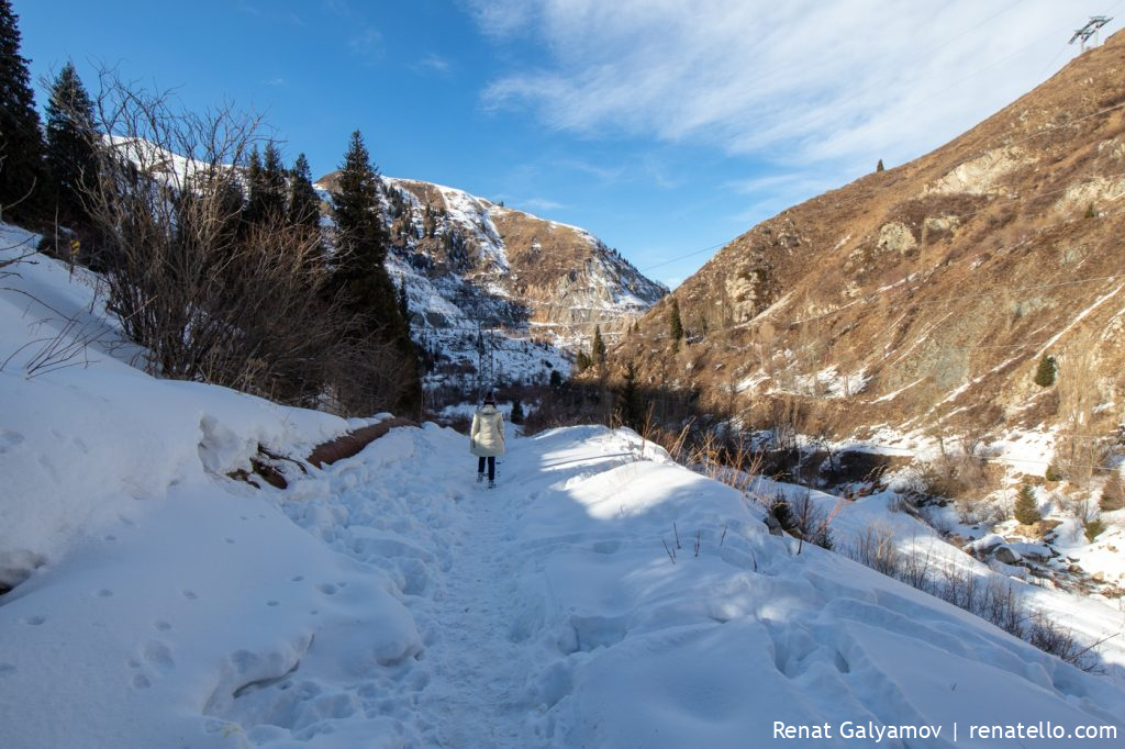 Medeo dam. Селезашитная плотина Медео.