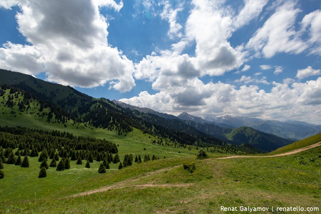 The route to Kok-Zhailau from the Big Almaty gorge